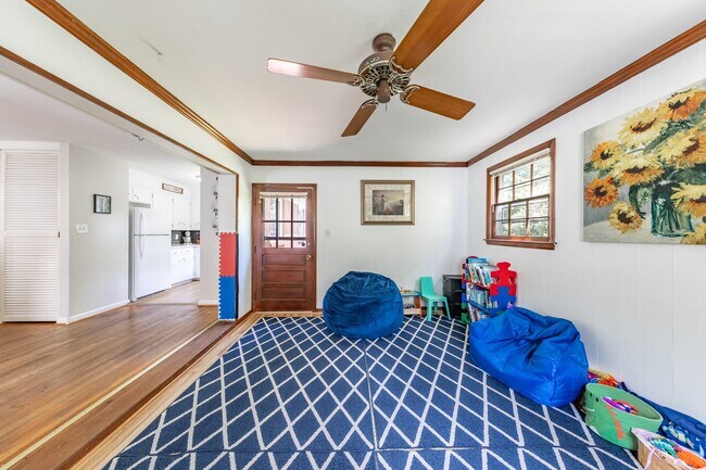 Building Photo - 134 Berkeley Ln