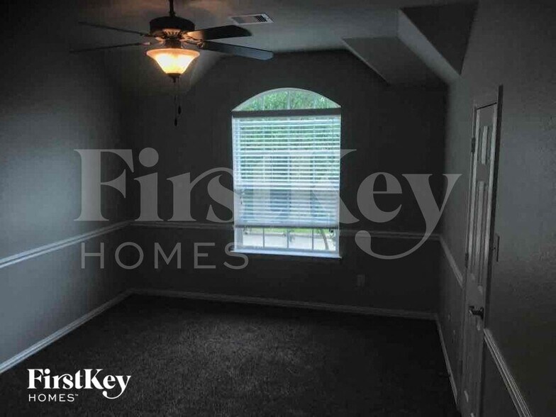 Building Photo - 14623 Castle Cove Ln