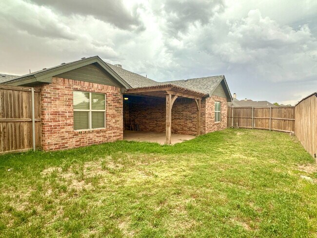 Building Photo - Great 3/2/2 in South Lubbock!