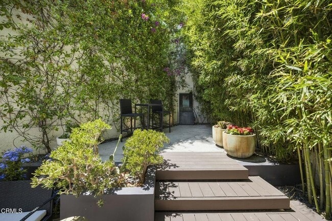 Building Photo - 3551 Dixie Canyon Pl