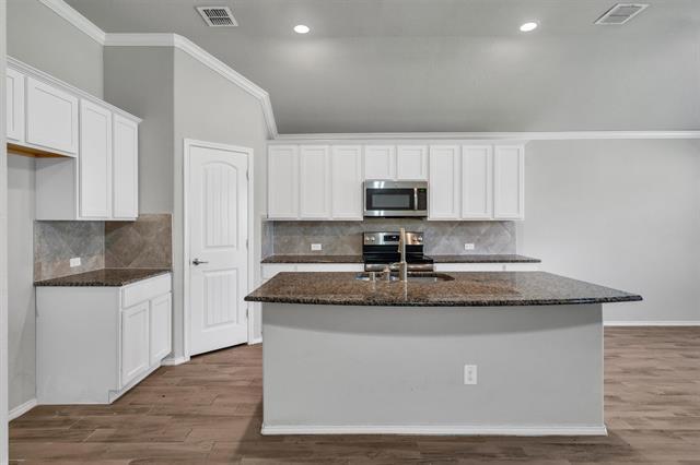 Building Photo - 4080 Serene Dr