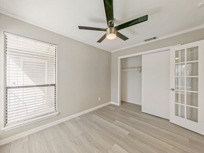 Building Photo - 8100 Cambridge St