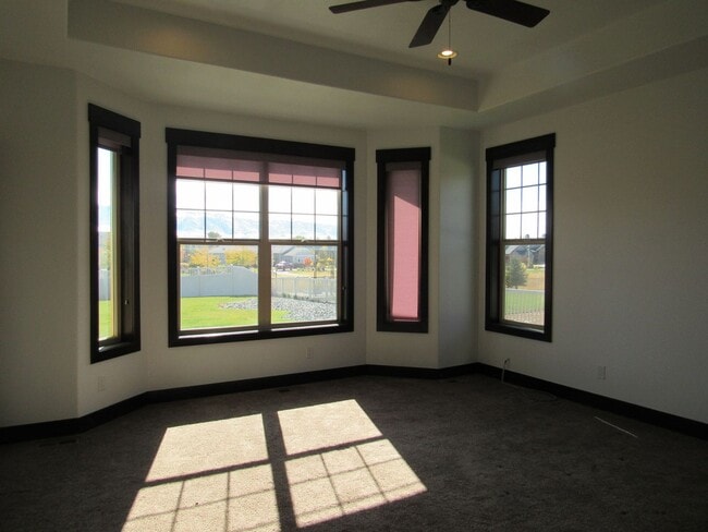Building Photo - Stunning Westside Home