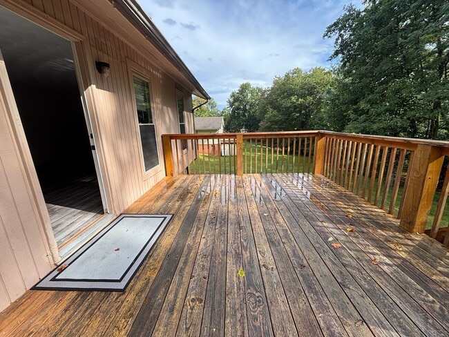 Building Photo - 6421 Orchard View Ln