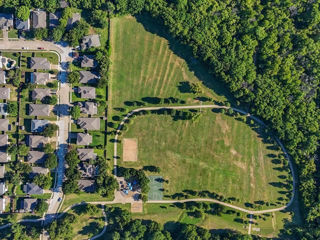 Building Photo - 8212 Canoe Ridge Ln