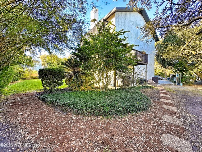 Building Photo - 2009 Seminole Rd