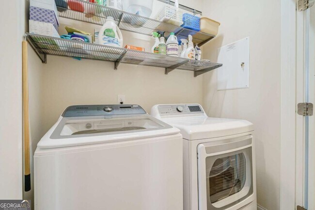 Building Photo - 214 Braeden Wy