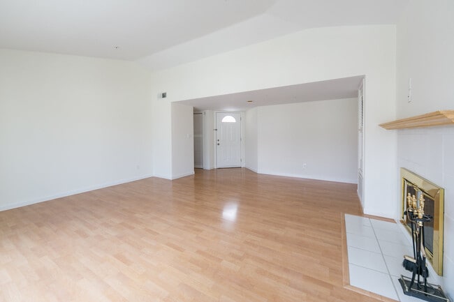 Building Photo - 3855 Carter Dr
