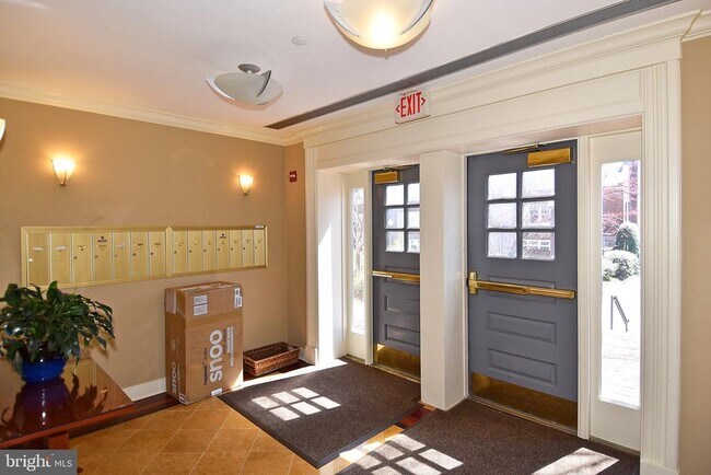 Building Photo - 2735 Olive St NW