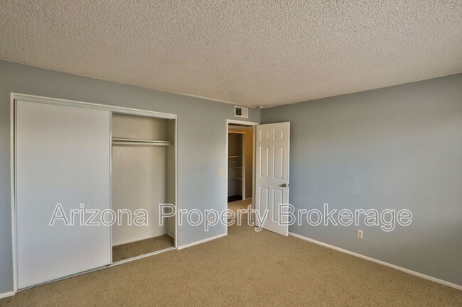 Building Photo - 6653 N 27th Ave