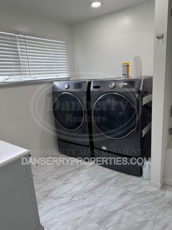 Building Photo - 234 Lexington Ave