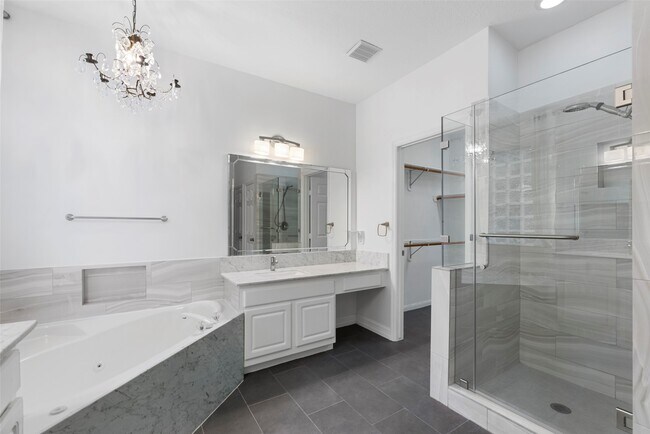 Building Photo - 9023 Eaglecove Dr