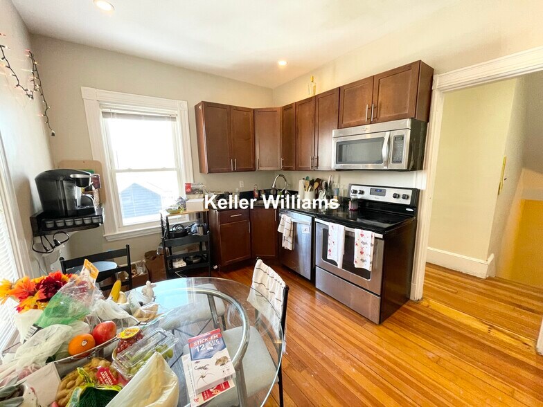 Building Photo - 76 Parker Hill Ave