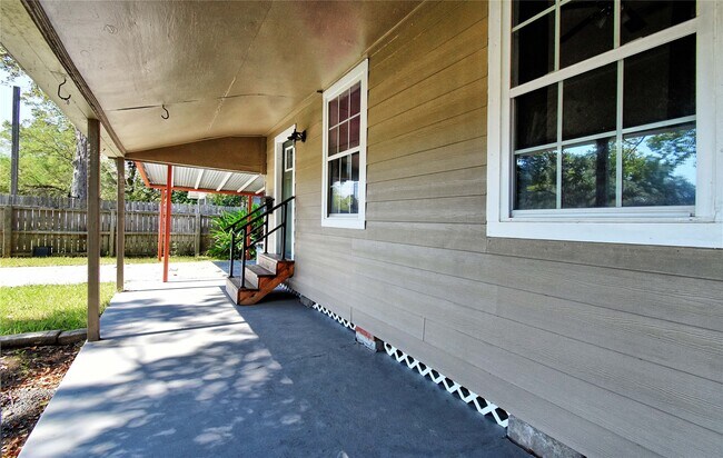 Building Photo - 504 Green St