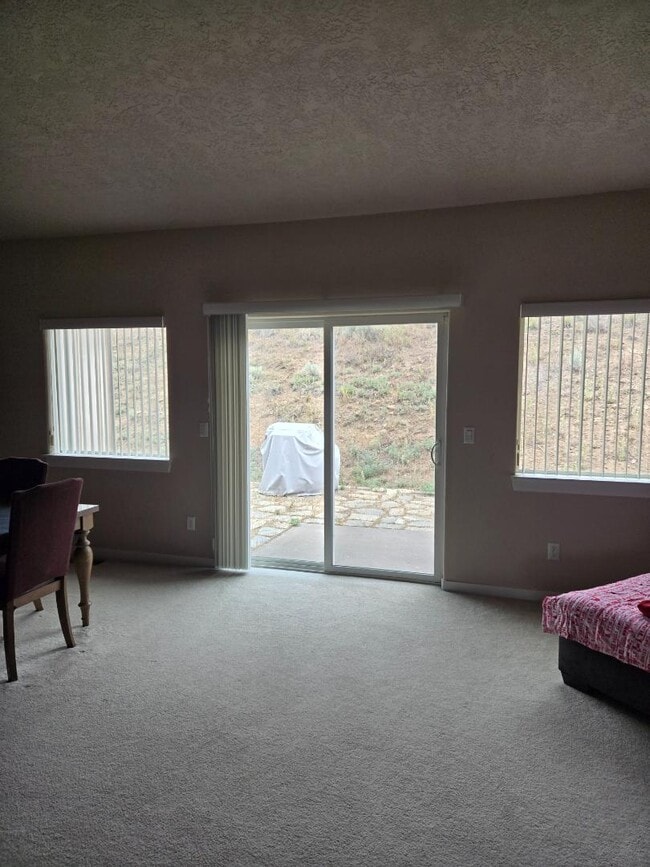 Building Photo - 873 Westview Dr