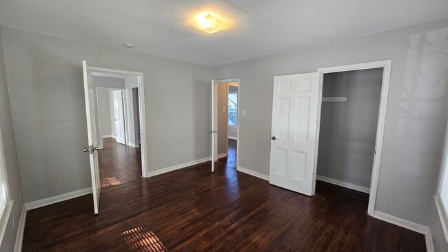 Building Photo - 323 Claremont Ave