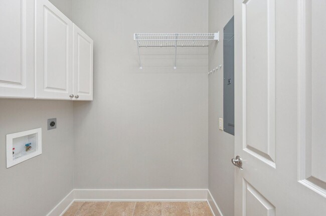 Building Photo - Gorgeous Regatta Bay 3 Bedroom Townhouse!