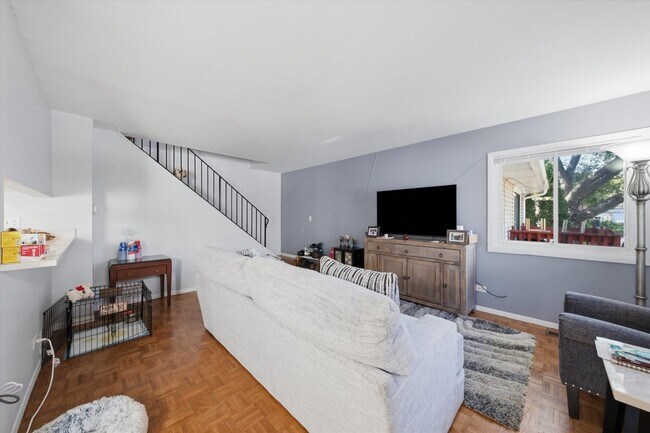 Building Photo - 1437 Sutter Dr