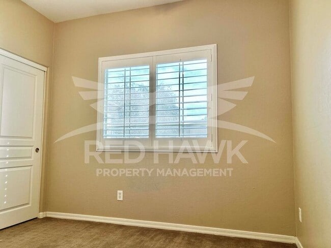 Building Photo - 1090 S Maverick St