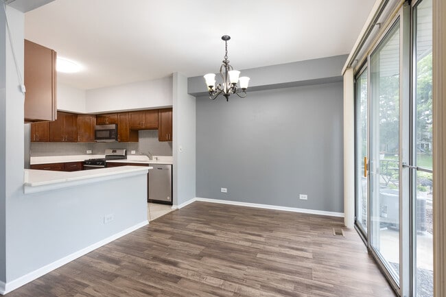 Building Photo - 1175 Regency Dr