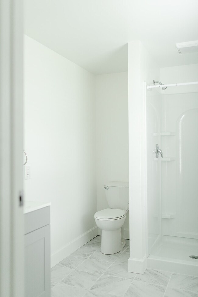 Building Photo - 1745 State St