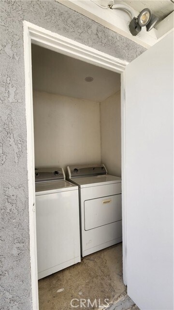 Building Photo - 18009 Bullock St