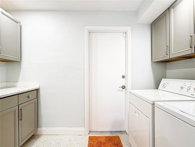 Building Photo - 2250 Watrous Dr