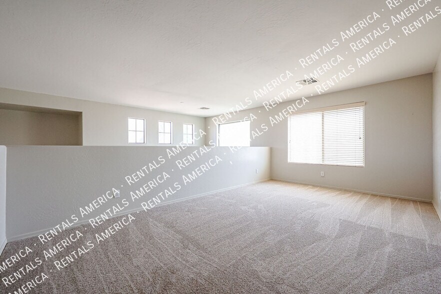 Building Photo - 1155 E Winchester Pl