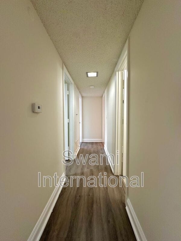 Building Photo - 25530 1/2 Oak St.