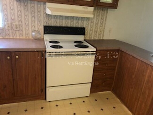 Building Photo - 137 Matts Ln