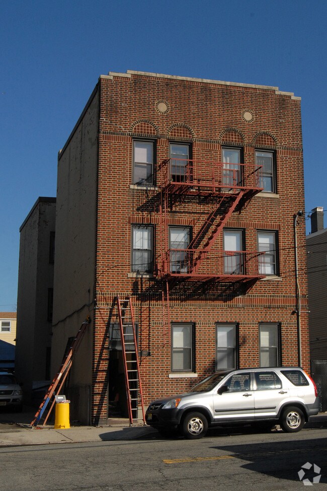 363 Cliff St 363 Cliff St Fairview NJ 07022 Apartment Finder