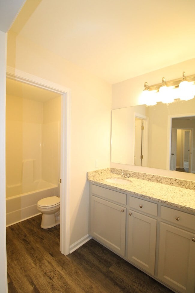 Building Photo - 578 Brushwood Dr