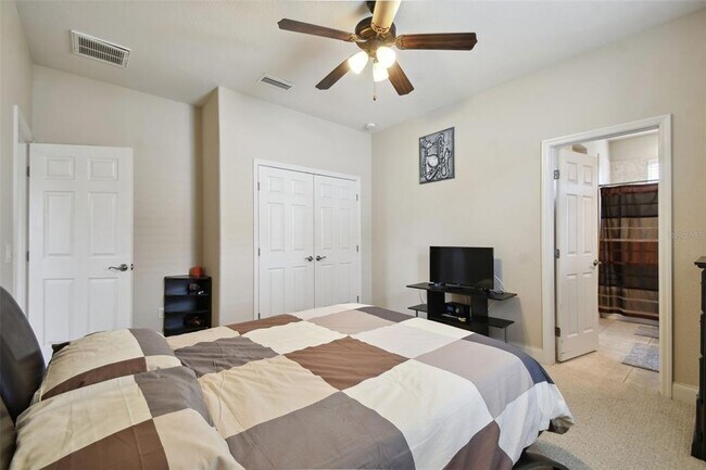 Building Photo - 6841 Bushnell Dr