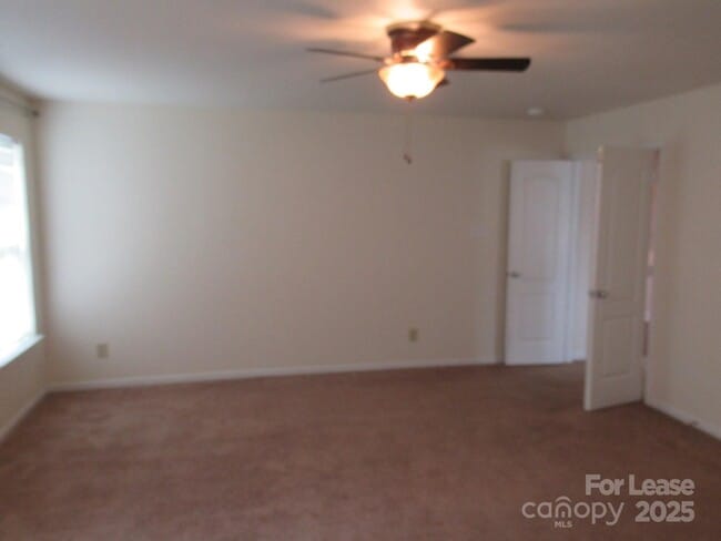 Building Photo - 122 Anastasia Ln
