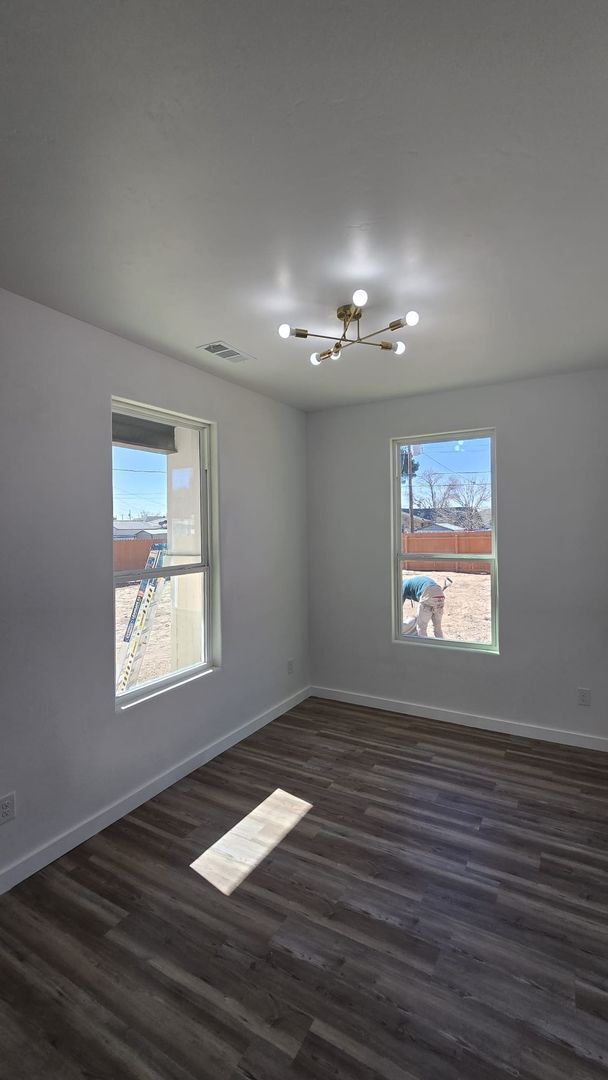 Building Photo - 1011 N Carol Ave