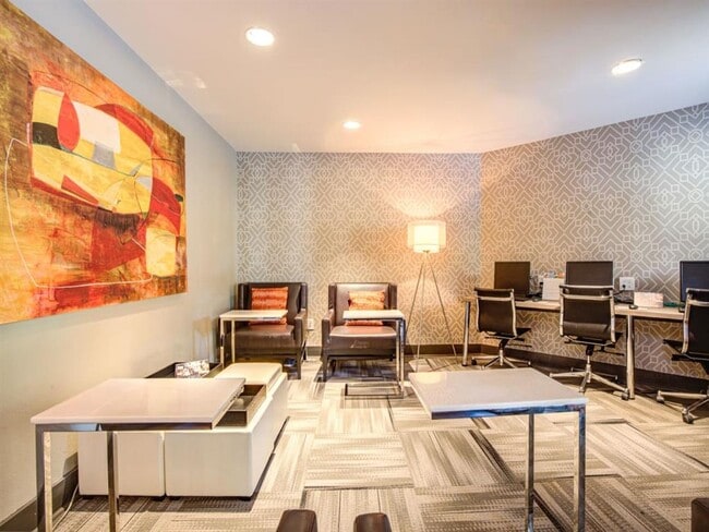 Building Photo - Waverly Place