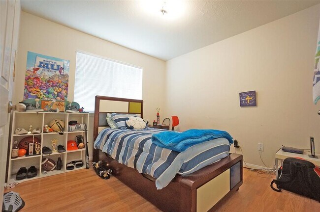 Building Photo - 25115 Clover Ranch Dr