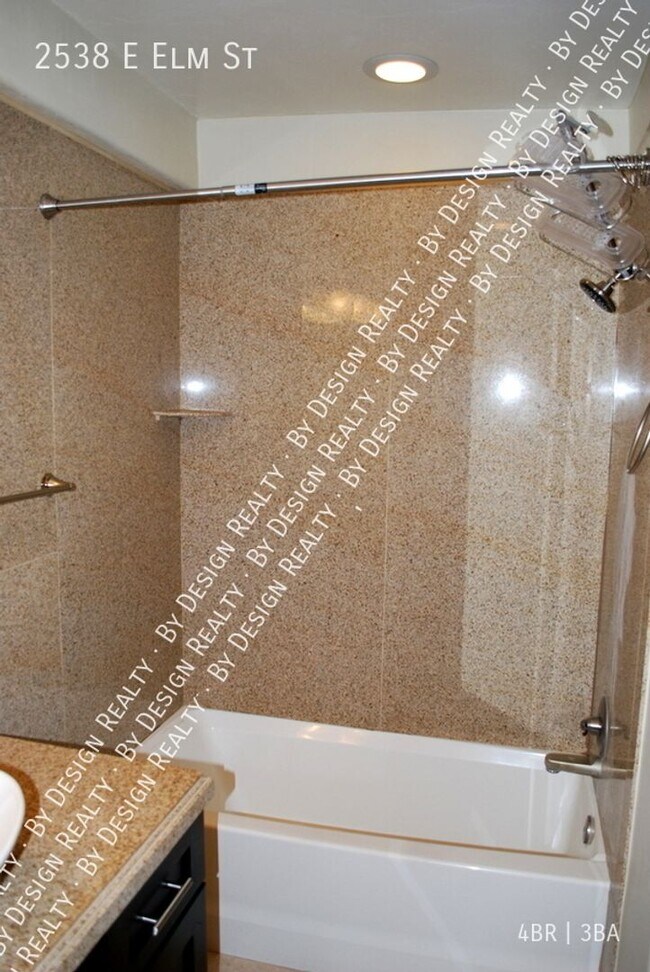 Building Photo - Blenman Elm 4 Bed 3 Bath Custom Home