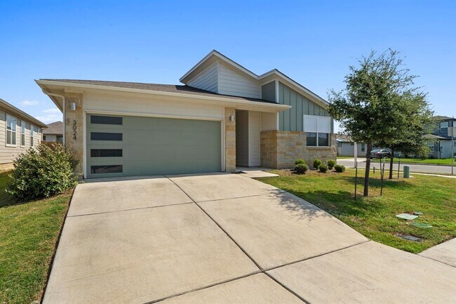 Building Photo - 3024 Louris Ln