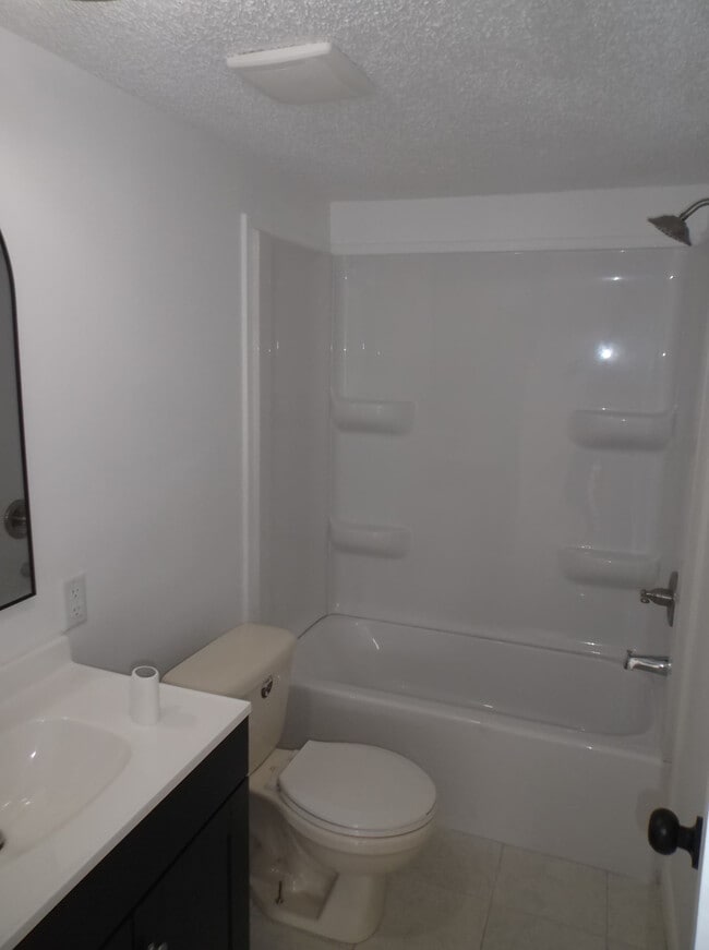 Building Photo - 808 Penny Pl