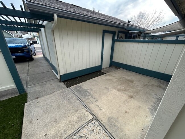 Building Photo - Beautiful Newly Remodeled 2 Bedroom 2 Bathroom Condo in SE Visalia!
