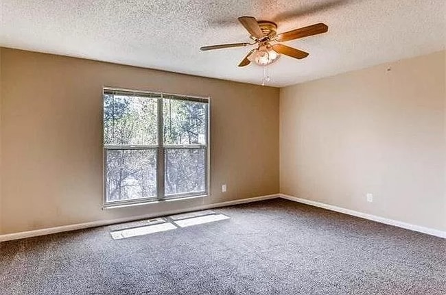 Building Photo - 2187 Broadmoor Rd Cir