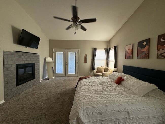 Building Photo - Los Lagos Lakefront WINTER Rental 3Br with Utilities AVAILABLE 10/1/2025