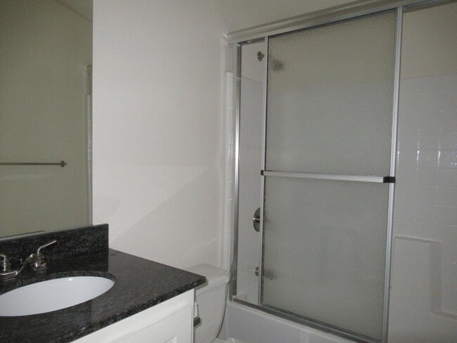 Building Photo - 14777 Palm Dr