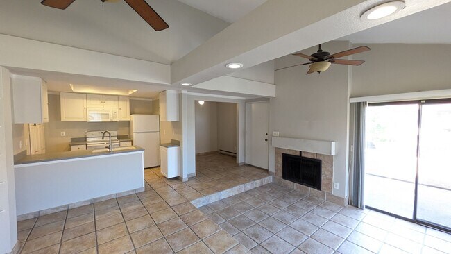 Building Photo - Reduced! Large pets ok! One bed plus office