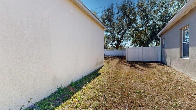 Building Photo - 1853 Atlantic Dr