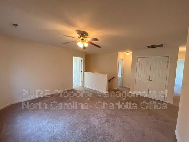 Building Photo - 4803 Sunburst Ln