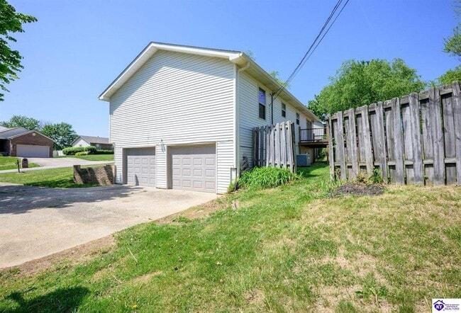 Building Photo - 413 Ridgecrest Rd