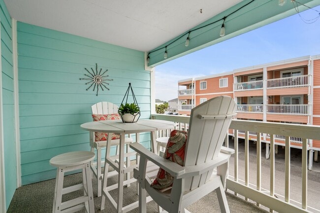 Building Photo - Shore Thing: Seasonal Beachfront Rental (D...