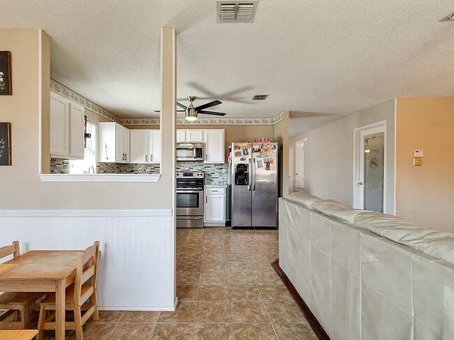 Building Photo - 1435 Greenbrook Dr